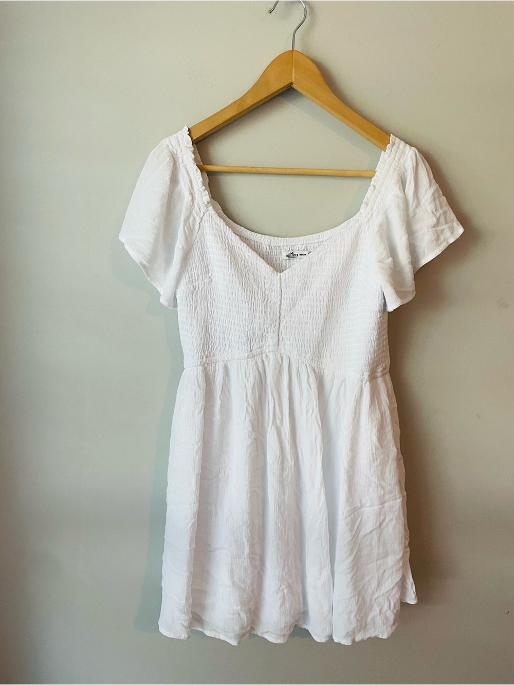 Hollister Women’s White Short Sleeve Smocked Mini Dress
